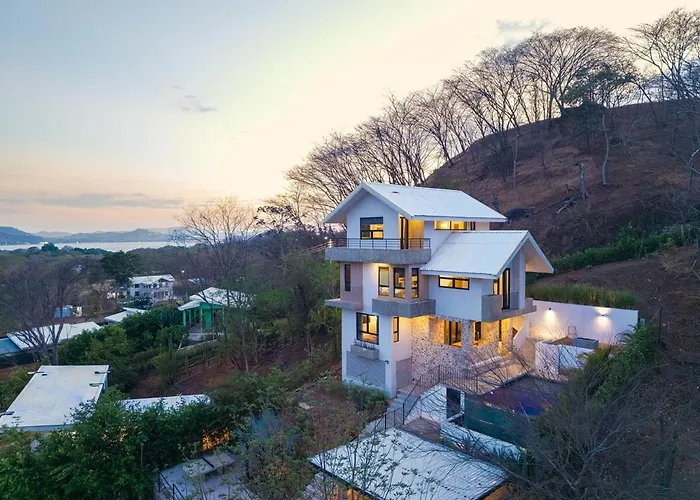 Ferienhaus Private In Playa Near Flamingo With Infinity Pool, 9 Minute Walk To Beach, Ocean, Mountain, Nature Views, Tv And Ac In Every Potrero (Guanacaste)