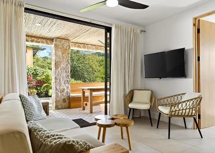 Private In Playa Near Flamingo With Infinity Pool, 9 Minute Walk To Beach, Ocean, Mountain, Nature Views, Tv And Ac In Every Ferienhaus Potrero (Guanacaste)