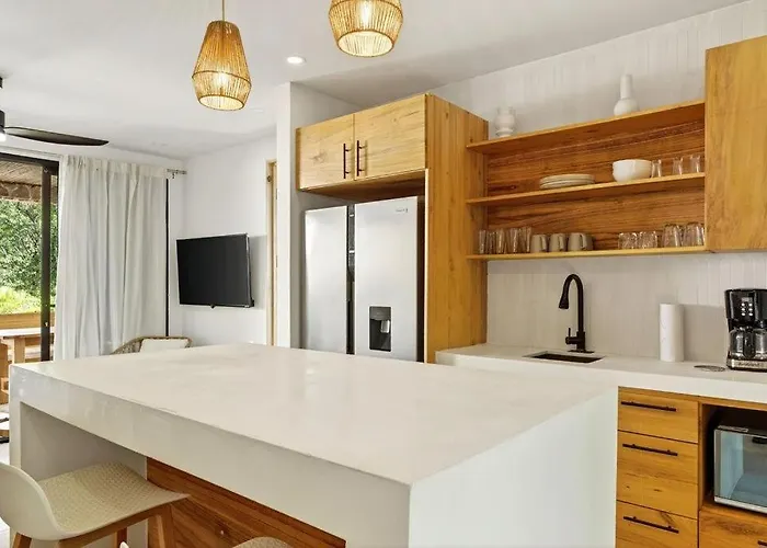 Private In Playa Near Flamingo With Infinity Pool, 9 Minute Walk To Beach, Ocean, Mountain, Nature Views, Tv And Ac In Every * Potrero (Guanacaste)