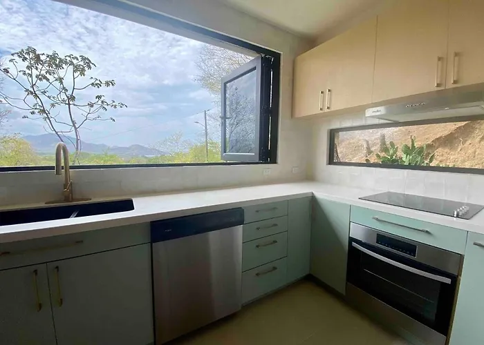 Private In Playa Near Flamingo With Infinity Pool, 9 Minute Walk To Beach, Ocean, Mountain, Nature Views, Tv And Ac In Every Ferienhaus Potrero (Guanacaste)