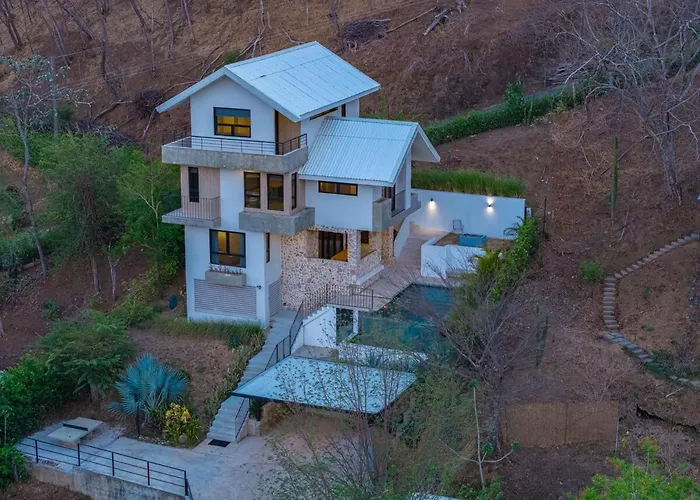 Private In Playa Near Flamingo With Infinity Pool, 9 Minute Walk To Beach, Ocean, Mountain, Nature Views, Tv And Ac In Every Ferienhaus Potrero (Guanacaste)
